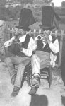 Cornmeuse and biniou players